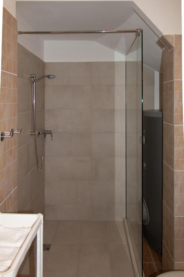 Poroszlay Apartman Debreczyn Zewnętrze zdjęcie