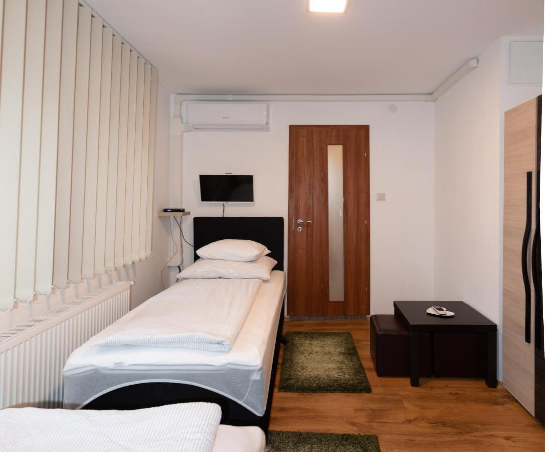 Poroszlay Apartman Debreczyn Zewnętrze zdjęcie