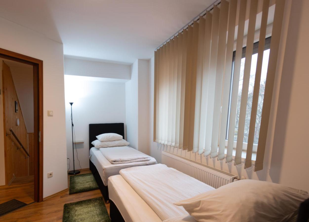 Poroszlay Apartman Debreczyn Zewnętrze zdjęcie