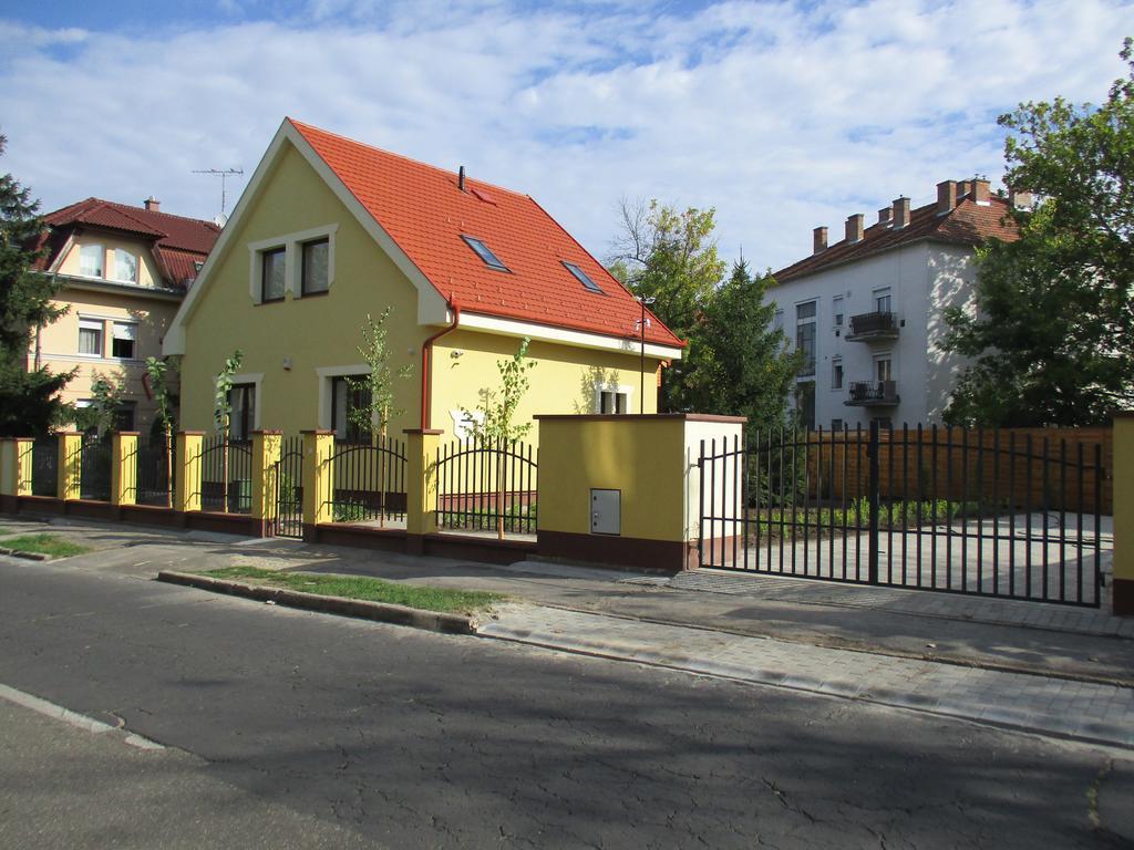 Poroszlay Apartman Debreczyn Zewnętrze zdjęcie