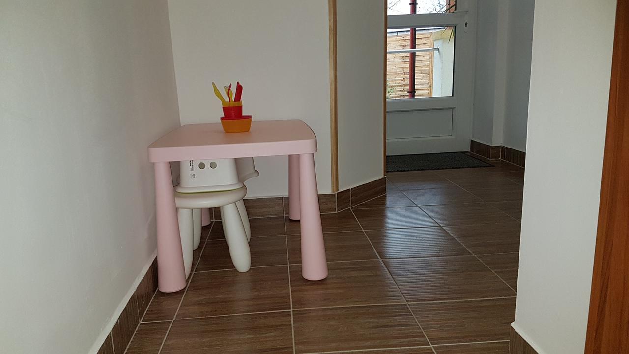 Poroszlay Apartman Debreczyn Zewnętrze zdjęcie