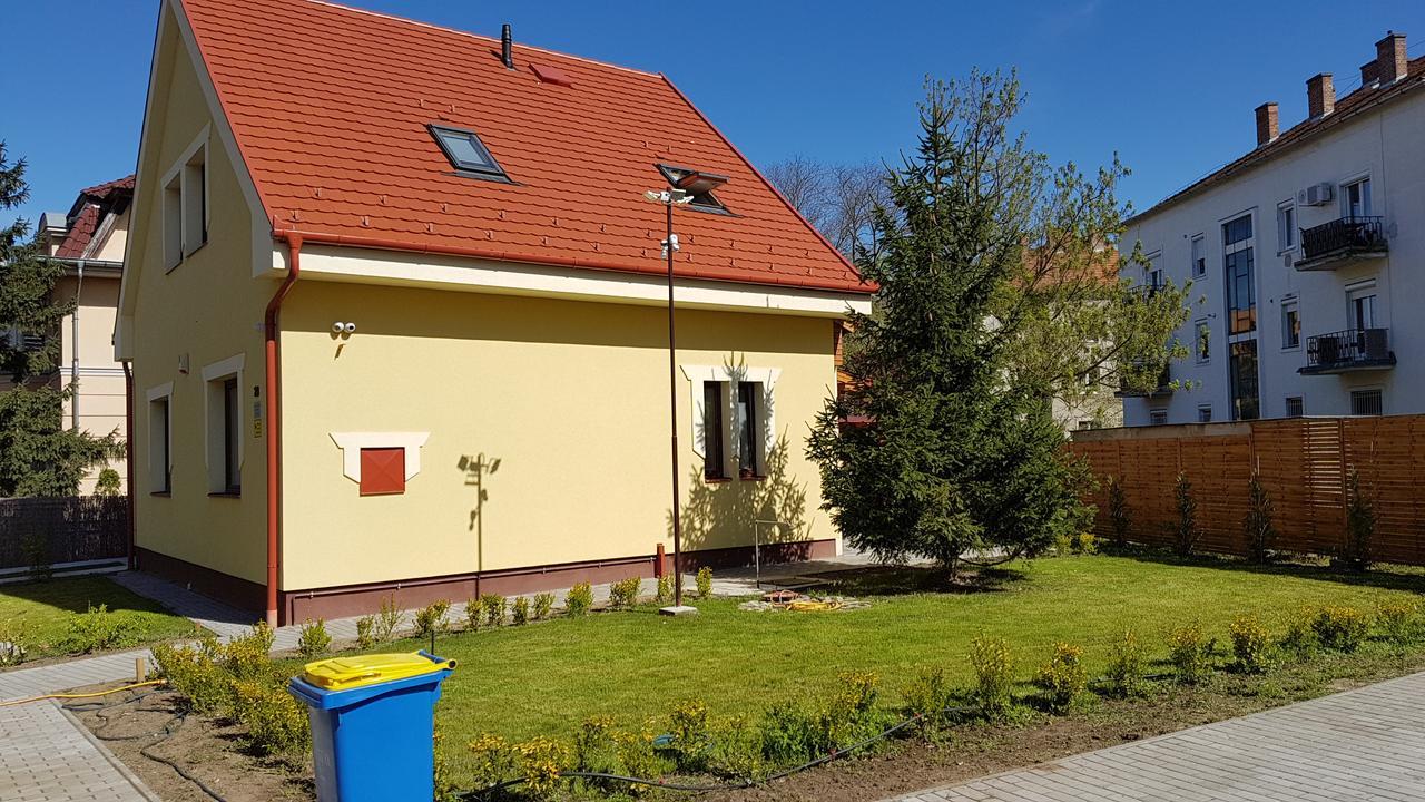 Poroszlay Apartman Debreczyn Zewnętrze zdjęcie
